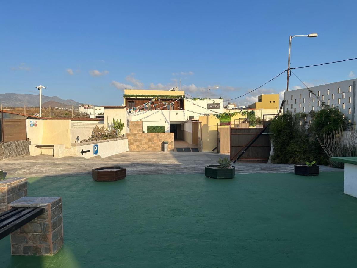 Valtisya Pool And Airport Guest House Telde Luaran gambar
